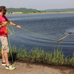 Jenlis Collapsible Razer Rake -Aquavista Shop jenlis razer rake floating debris 1000 72978.1684338184